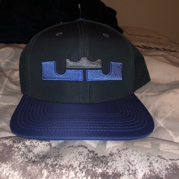 lebron james snapback